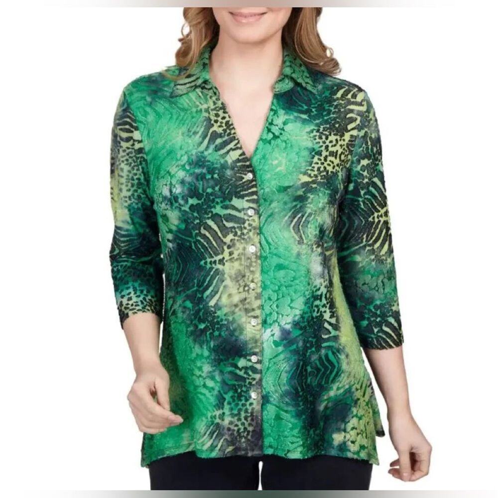 RUBY RD. BUTTON FRONT ANIMAL PRINT BURNOUT TOP Green Size 2X